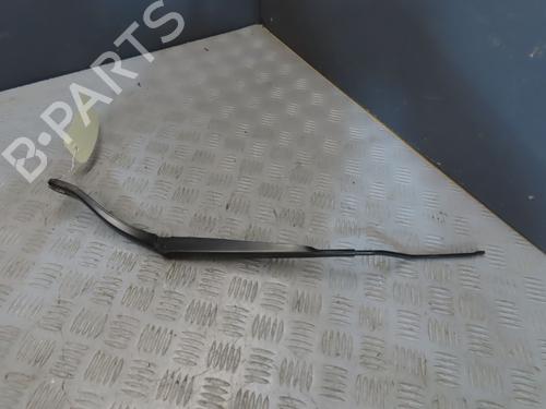 Used Front windshield wiper arm RENAULT MEGANE IV Hatchback (B9A/M/N_) [2015-2025]  19123420