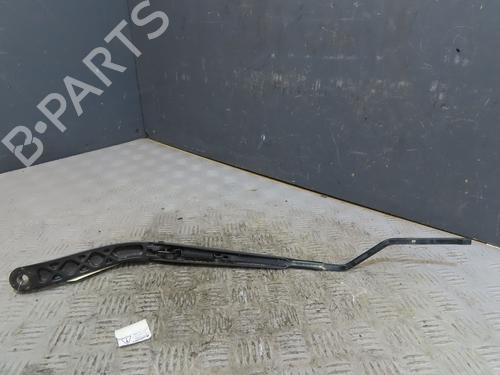 Used Front windshield wiper arm RENAULT MEGANE IV Grandtour (K9A/M/N_) 1.5 Blue dCi 115 (K9A6) (116 hp) 29645080