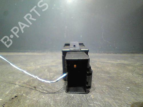 Used Warning switch VW POLO IV (9N_, 9A_) 1.4 TDI (70 hp) 10761721