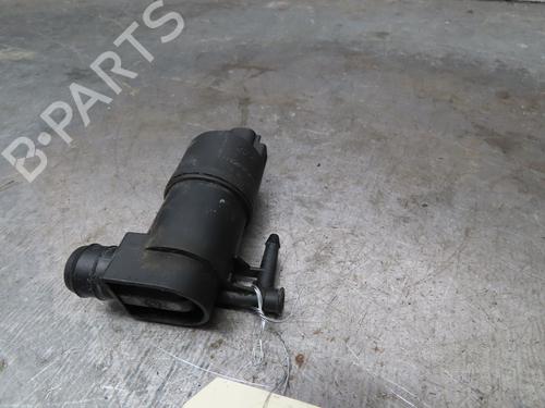 Used Washer pump TOYOTA YARIS (_P13_) 1.4 D (NLP130_, NLP130) (90 hp) 17134357