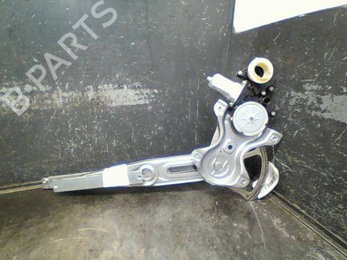 Used Front left window mechanism TOYOTA YARIS (_P9_) 1.4 D-4D (NLP90_, NLP90R) (90 hp) 10764722