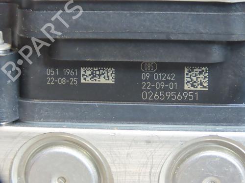 Used ABS pump RENAULT KANGOO III MPV Blue dCi 95 (KJAB) (95 hp) 31077199