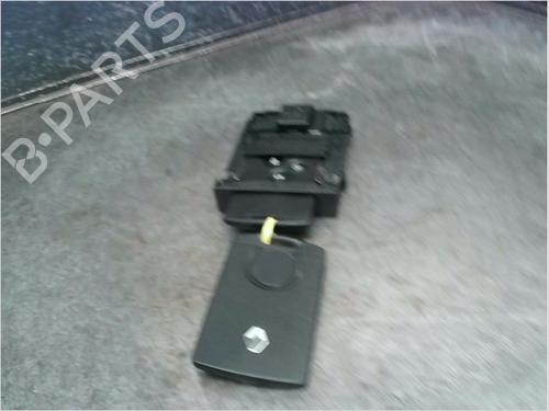 card-reader-renault-megane-iii-coupe-dz01_-19-dci-dz0n-dz0j-dz1j-dz1k-285909828r-2008-2009-2010-2011-2012-2013-2014-2015-2016-14978694 main image