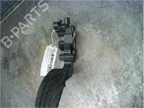 pedal-renault-megane-iv-hatchback-b9amn_-16-dci-130-b9a4-180023067r-2015-11058053 main image