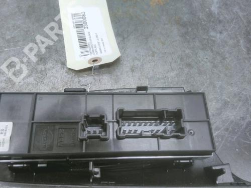 Left front window switch NISSAN JUKE (F15) 1.2 DIG-T | BP12128679I27 