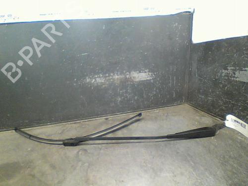 Used Front windshield wiper arm PEUGEOT 5008 (0U_, 0E_) 1.6 HDi (110 hp) 14873869