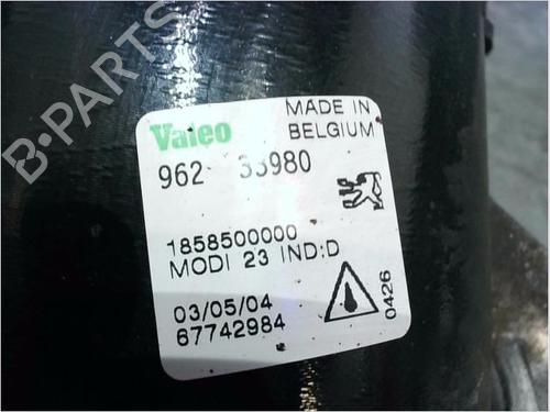 Used Right front fog light Right front fog light PEUGEOT 206 Hatchback (2A/C) 1.6 16V (109 hp) 23116216 23116216