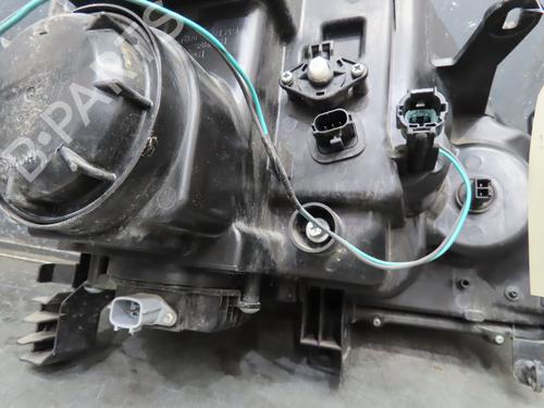 Used Left headlight NISSAN X-TRAIL II (T31) 2.0 dCi 4x4 (173 hp) 17609664