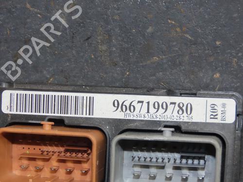 Fuse box CITROËN C4 CACTUS 1.2 VTi 82 | BP39518979E1 - Image 2
