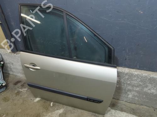 Used Right front door RENAULT GRAND SCÉNIC II (JM0/1_) 1.6 (112 hp) 26945434