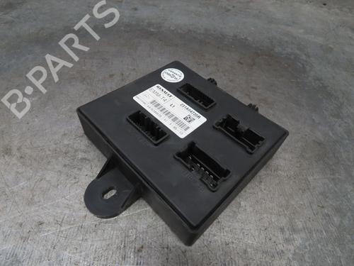 Used Fuse box RENAULT CLIO IV (BH_) 1.5 dCi 75 (75 hp) 17214444