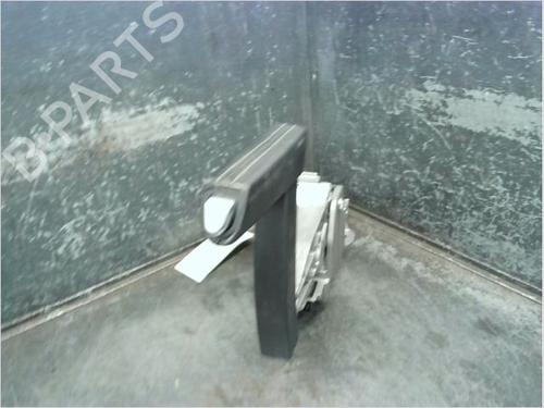Hand brake PEUGEOT 308 II (LB_, LP_, LW_, LH_, L3_) 1.6 BlueHDi 120 | BP13111949I18