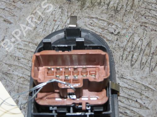 Used Left front window switch Left front window switch RENAULT CLIO III (BR0/1, CR0/1) 1.6 16V GT (BR10, CR10) (128 hp) 25348420 25348420