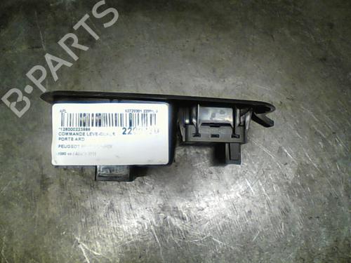 right-rear-window-switch-peugeot-5008-0u_-0e_-16-hdi-6490rk-2009-2010-2011-2012-2013-2014-2015-2016-2017-10766229 main image