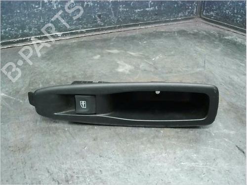 Used Right rear window switch RENAULT CAPTUR I (J5_, H5_) 0.9 TCe 90 (90 hp) 13014034