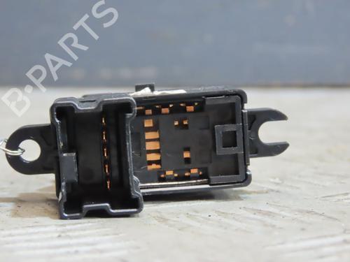 Used Right rear window switch NISSAN JUKE (F15) 1.2 DIG-T (115 hp) 27438393