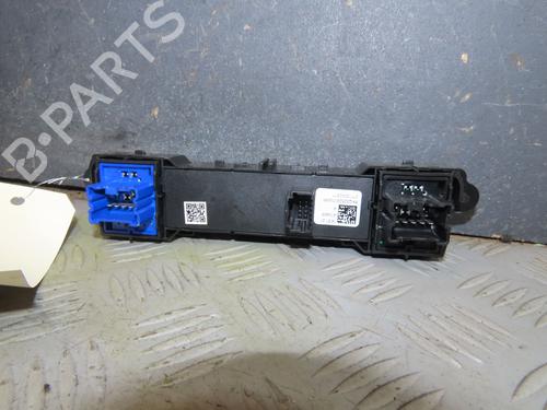 warning-switch-dacia-spring-2020-34048888 main image