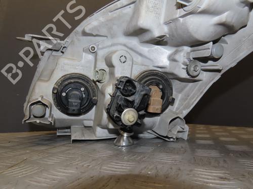 Used Right headlight TOYOTA COROLLA Verso (_E12_) 2.0 D-4D (CDE120_, CDE120R) (90 hp) 19079833