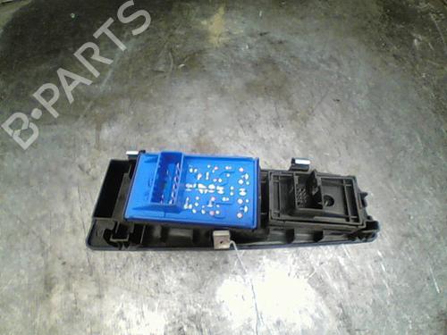 Used Left front window switch FIAT GRANDE PUNTO (199_) 1.2 (65 hp) 10766185