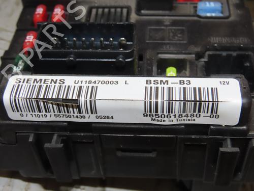 Used Fuse box Fuse box 38942542 38942542