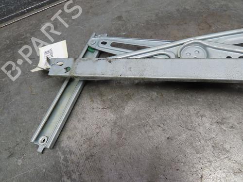 Used Front right window mechanism TOYOTA YARIS (_P13_) 1.4 D (NLP130_, NLP130) (90 hp) 17134274