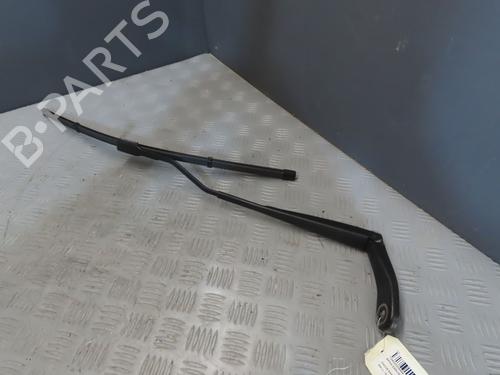 Used Front windshield wiper arm DACIA SANDERO III 1.0 SCe 65 (67 hp) 19061146