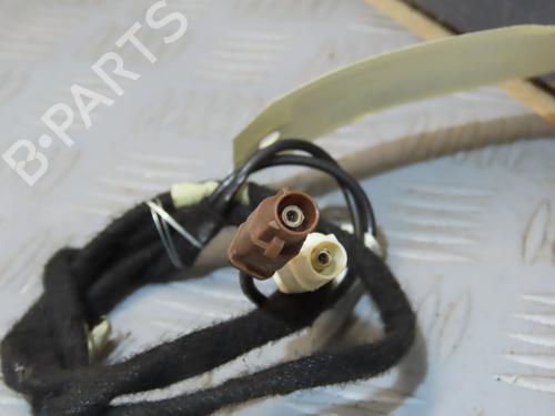 Used Antenna/Base RENAULT TWINGO III (BCM_, BCA_) 1.0 SCe 75 (73 hp) 30767377