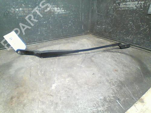 Used Front windshield wiper arm PEUGEOT 308 I (4A_, 4C_) 1.6 HDi (109 hp) 14873863