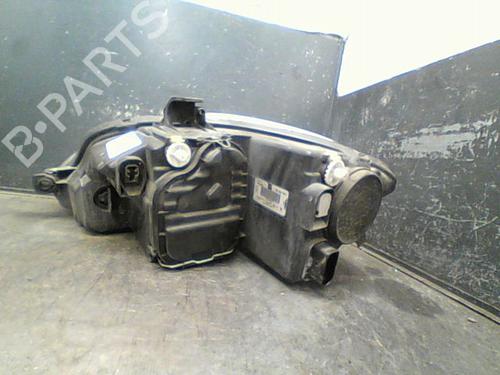 Used Right headlight SEAT TOLEDO III (5P2) 1.9 TDI (105 hp) 10768060