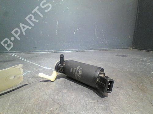 Used Washer pump FORD FIESTA V (JH_, JD_) 1.4 16V (80 hp) 15047269