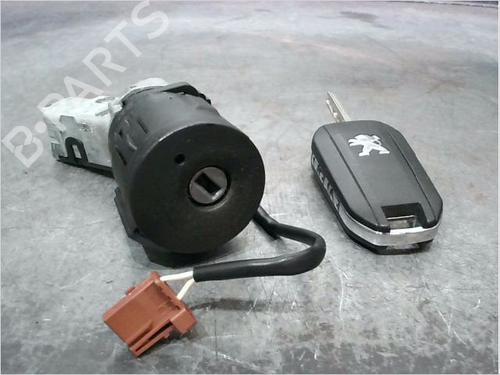 Used Ignition barrel PEUGEOT EXPERT Bus (V_) 1.6 BlueHDi 115 (115 hp) 15546313