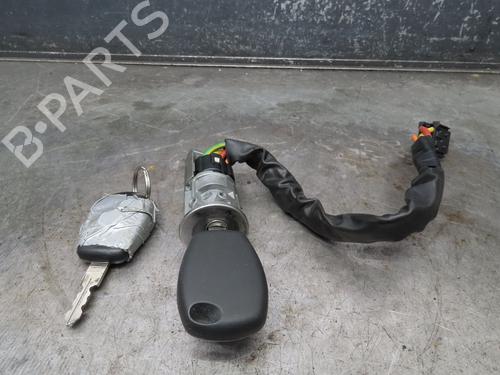 Used Ignition barrel DACIA SANDERO 1.5 dCi (86 hp) 16930818