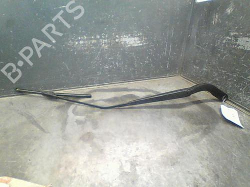Used Front windshield wiper arm RENAULT TWINGO III (BCM_, BCA_) 1.0 SCe 70 (BCMB) (69 hp) 14873866