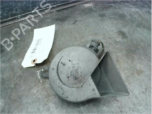 Used Horn VW POLO (9N_, 9A_) 1.4 TDI (70 hp) 14870815