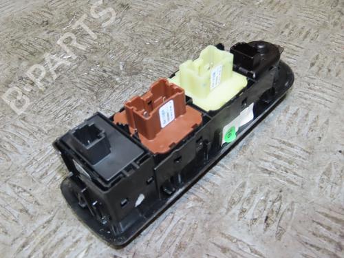 Used Left front window switch RENAULT CLIO IV (BH_) 1.5 dCi 75 (75 hp) 25622740