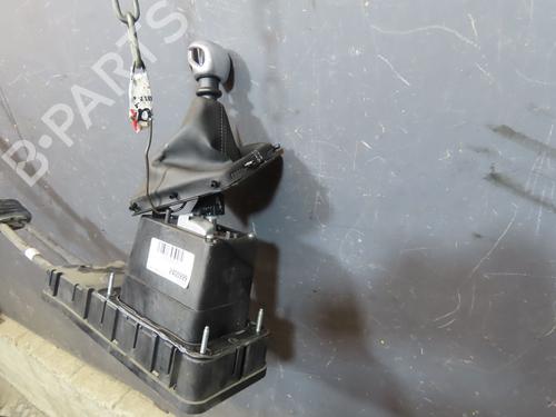 Used Gear lever DACIA SANDERO 1.6 MPI 85 (BS03) (84 hp) 32845252