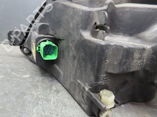 Used Right headlight FORD FIESTA V (JH_, JD_) 1.3 (69 hp) 17738634