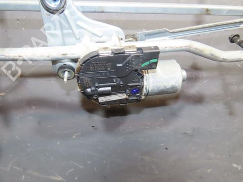 Used Front wiper motor Front wiper motor VOLVO V60 I Cross Country (157) D4 (190 hp) 33561748 33561748