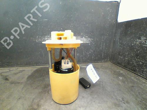 Used Fuel pump Fuel pump FIAT GRANDE PUNTO (199_) 1.3 D Multijet (199.AXD11, 199.AXD1A, 199.AXD1B,... (90 hp) 10757979 10757979