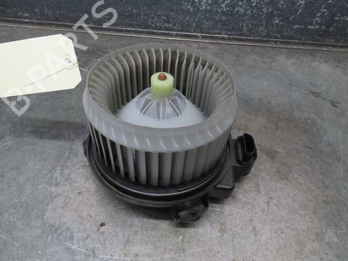 Used Heater blower motor TOYOTA YARIS (_P13_) 1.4 D (NLP130_, NLP130) (90 hp) 17134170