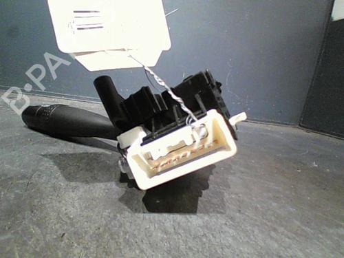Used Steering column stalk TOYOTA RAV 4 II (_A2_) 2.0 D 4WD (CLA20_, CLA21_, CLA20R, CLA21R) (116 hp) 23113664