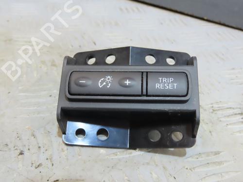 Used Switch NISSAN QASHQAI II (J11, J11_) 1.5 dCi (110 hp) 30502345