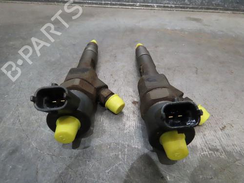 Inyector RENAULT SCÉNIC I MPV (JA0/1_, FA0_) 1.9 dCi (JA05, JA1F) (102 hp) 15841660