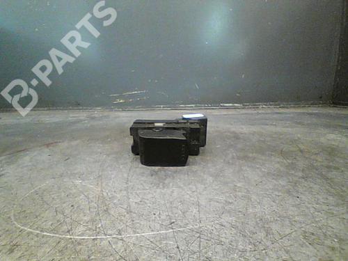 Right rear window switch SUZUKI SX4 (EY, GY) 2.0 DDiS 4x4 (RW 420D) (135 hp) 3799562J00