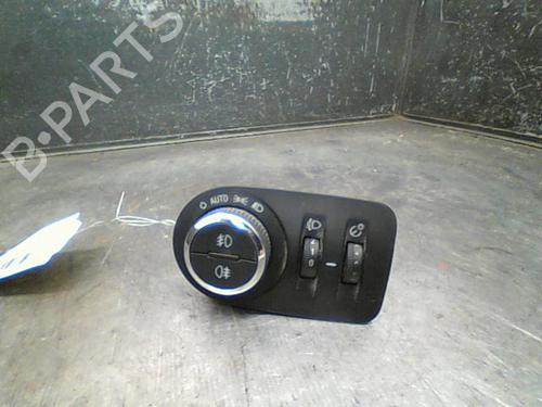 Used Headlight switch OPEL MERIVA B MPV (S10) 1.7 CDTI (75) (110 hp) 10762377