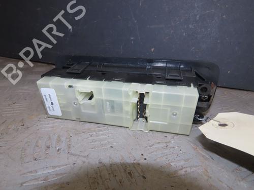 Used Left front window switch NISSAN QASHQAI I (J10, NJ10) [2006-2015]  31242284