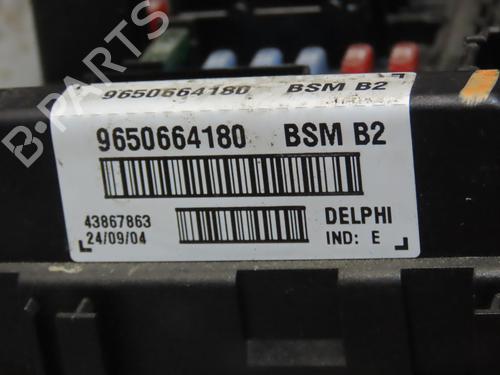 Used Fuse box Fuse box 31935010 31935010