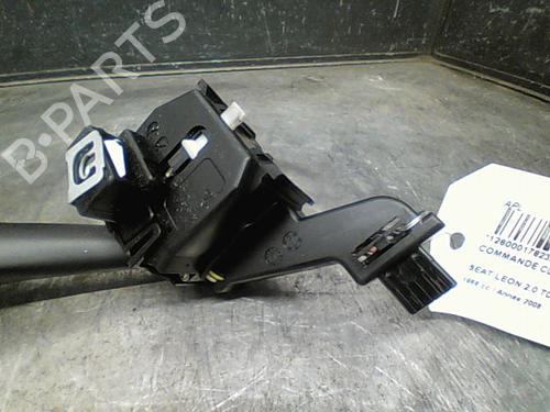 Steering column stalk SEAT LEON (1P1) 2.0 TDI | BP10762121I23