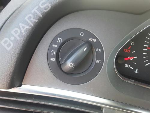Commande de phare AUDI A6 C6 (4F2) 2.4 (177 hp) 31881639