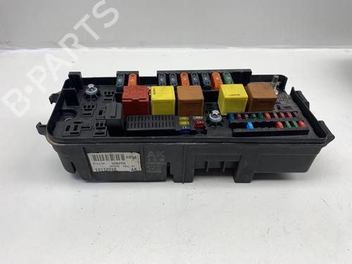 Fuse box OPEL VECTRA C (Z02) 2.2 DTI 16V (F69) | BP11187615E1 
